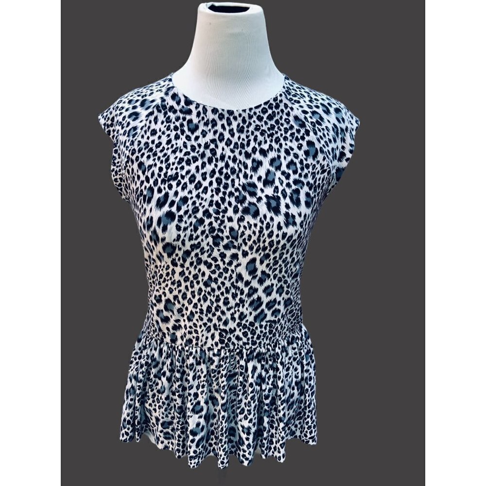 CARMEN MARC VALVO LADIES CAP SHORT SLEEVE ANIMAL PRINT PULLOVER TOP SIZE MEDIUM